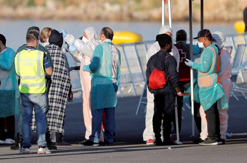 Llegada de los migrantes al puerto de Valencia.