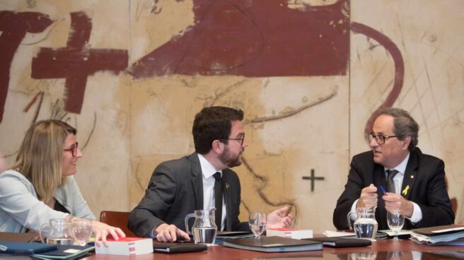Elsa Artadi, Pere Aragonés y Quim Torra. Elsa Artadi, Pere Aragonés y Quim Torra.