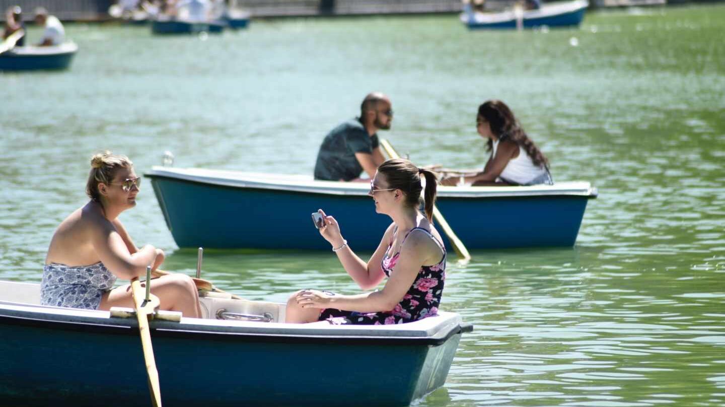 Barcas en El Retiro de Madrid.