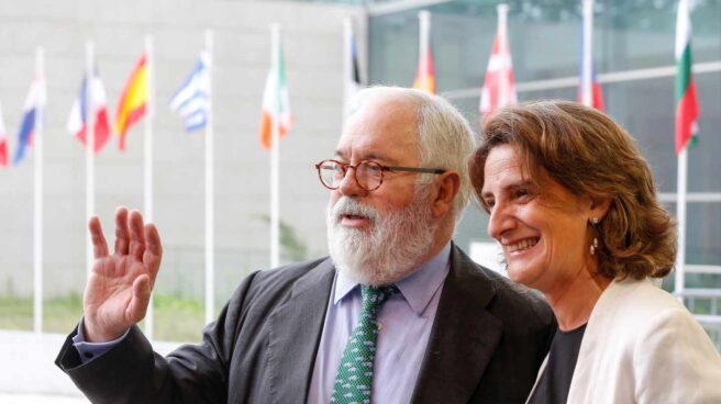 El comisario europeo de Energía y Acción Climática, Miguel Arias Cañete, y la ministra de Transición Ecológica, Teresa Ribera.
