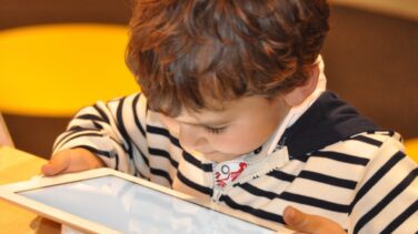 No, tu hijo no es “nativo digital”