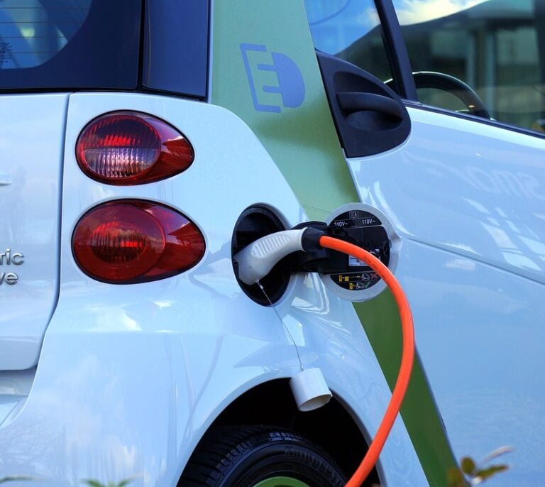 La venta de coches diésel cae un 25% en mayo y se disparan los alternativos