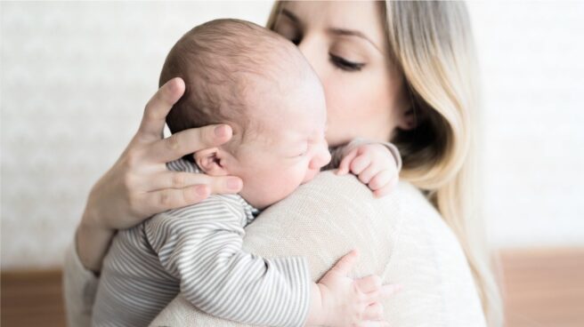 Las mujeres españolas tienen hijos cada vez más tarde. Las mujeres españolas tienen hijos cada vez más tarde.