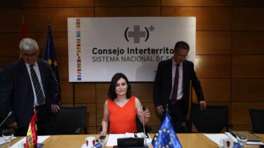 Montón afirma que la Sanidad universal tendrá "todas las garantías" para evitar "abusos"