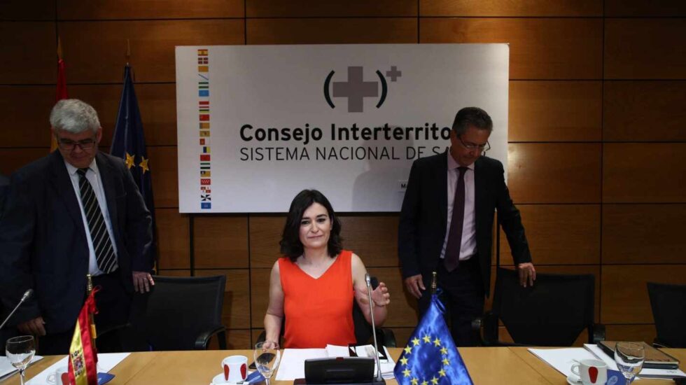 La ministra de Sanidad, Carmen Montón, preside el Consejo Interterritorial de Salud.