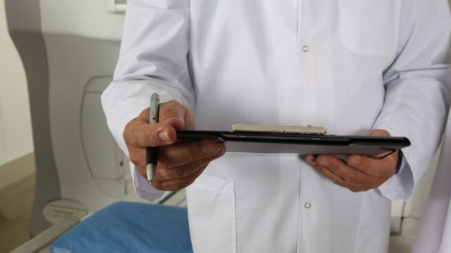 cropped-esto-te-va-a-doler-las-historias-del-medico-Adam-Kay.jpg