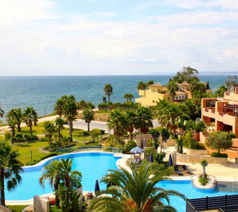 157 rusos obtuvieron la residencia española en 2021 tras comprar casas de más de medio millón