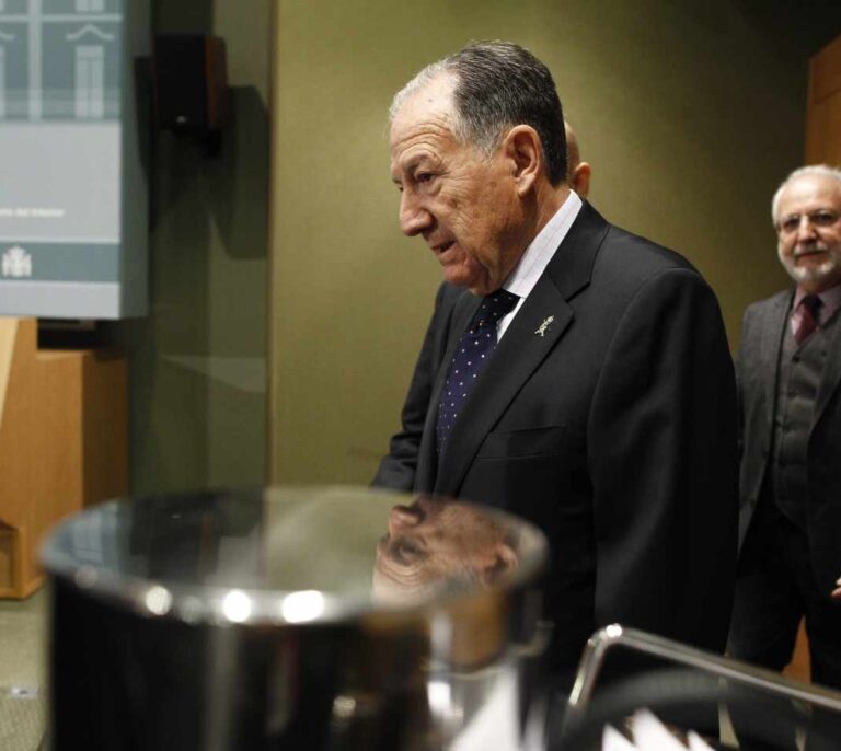 Margarita Robles, partidaria de que Sanz Roldán concluya su mandato