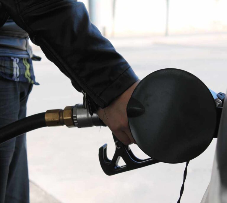 España marca un récord con 11.500 gasolineras gracias al boom de las ‘low cost’