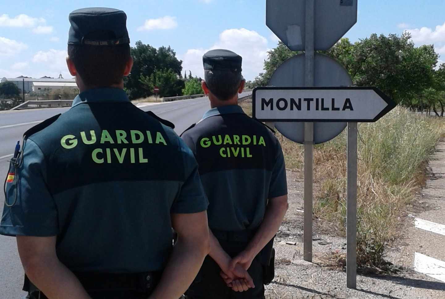 Marlaska 'bendice' la orden que prohíbe bigotes largos y tatuajes visibles en la Guardia Civil