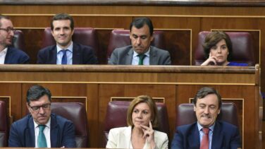 Hernando pide a Santamaría y Cospedal que no trasladen su guerra al PP del Congreso