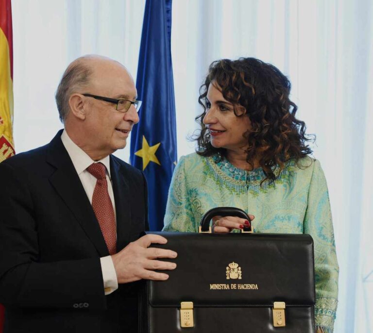 El Gobierno espera al congreso del PP para negociar el techo de gasto y aprobar el déficit