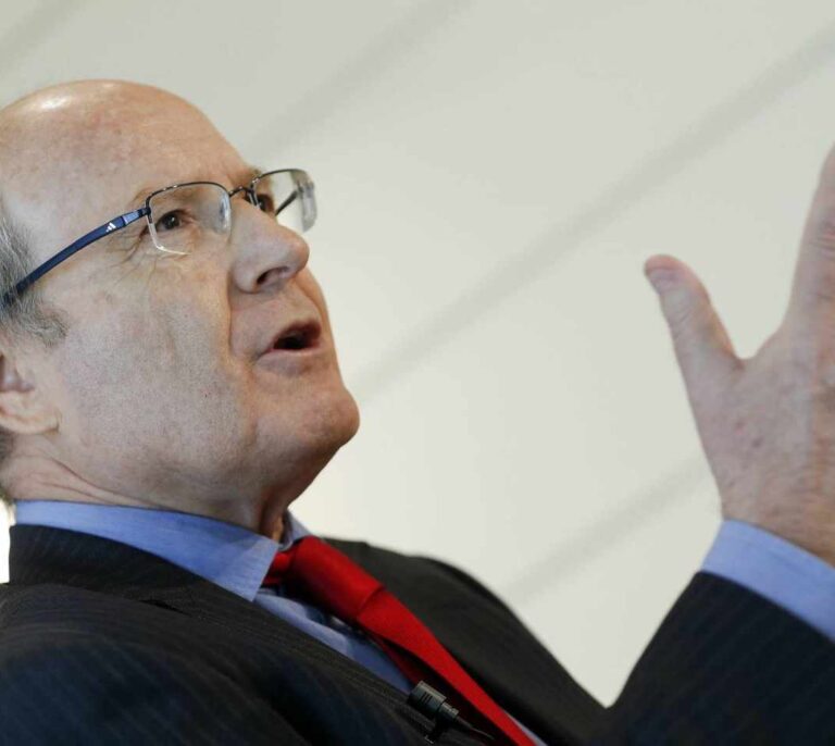 Enagás ficha a dos ex ministros del PSOE y a un experto afín a Podemos para su consejo