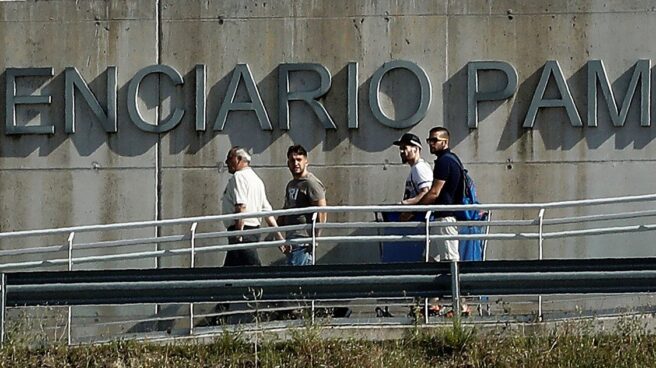 Tres miembros de la Manada abandonan la cárcel.