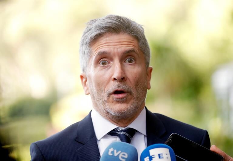 Interior da marcha atrás y revisará la norma que regula el aspecto físico de los guardias civiles