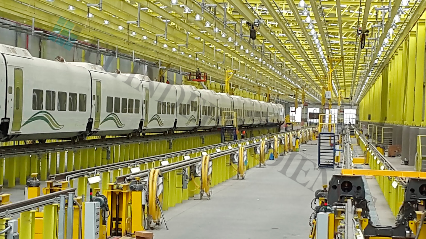 Interior de los talleres de Renfe en Arabia Saudí.