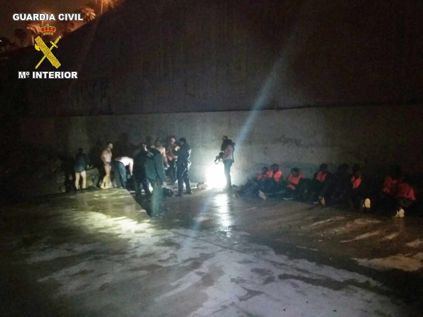 Una operación de rescate de inmigrantes en Melilla.