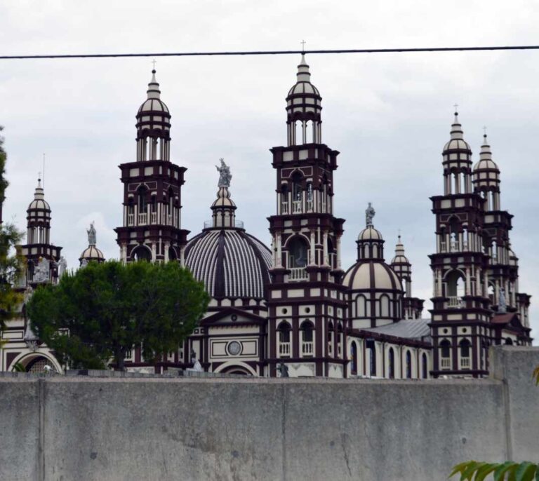 El antiguo papa del Palmar de Troya y su pareja, a prisión por robo con violencia