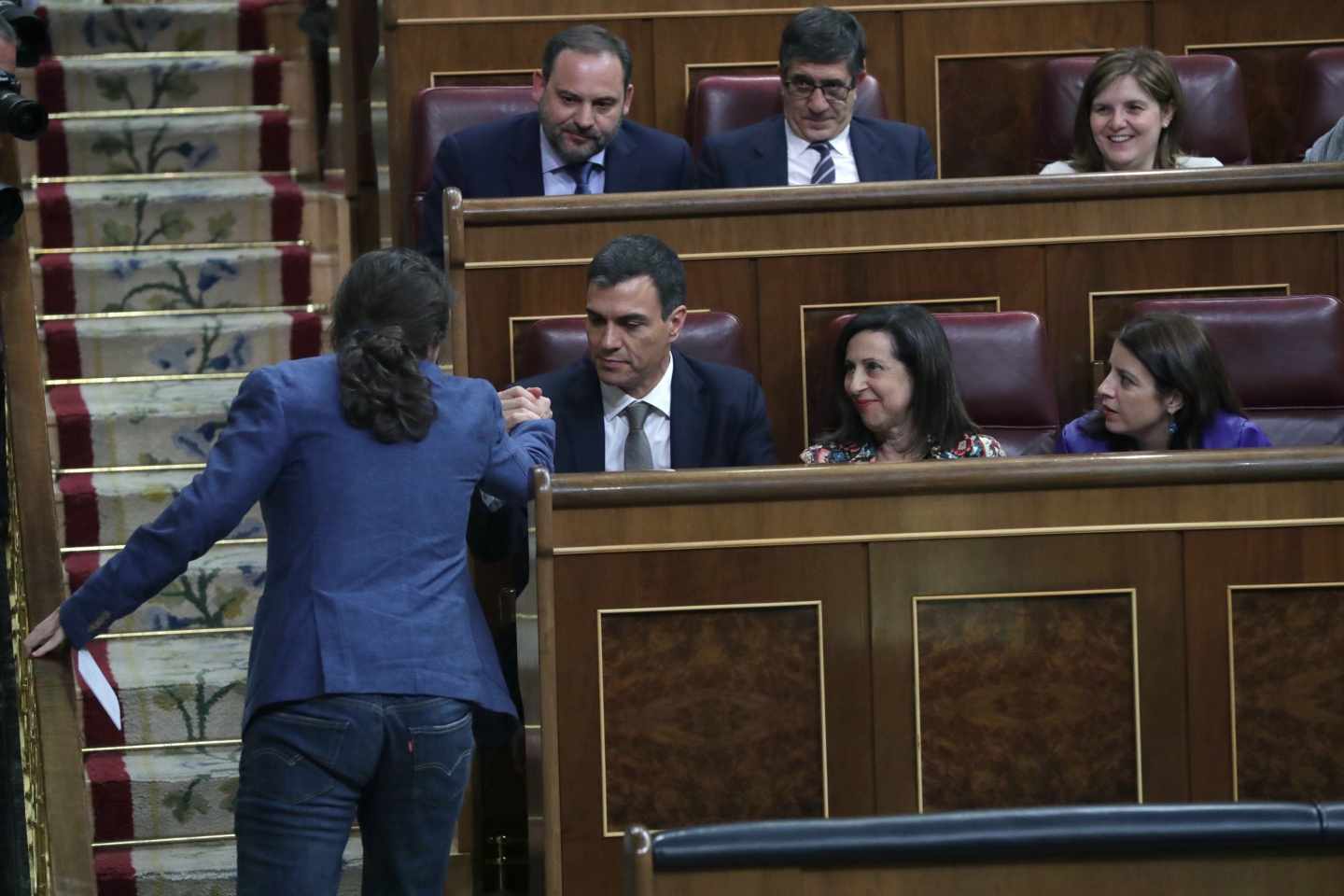 Pedro Sánchez y Pablo Iglesias, en el Congreso de los Diputados durante el debate de la moción de censura.