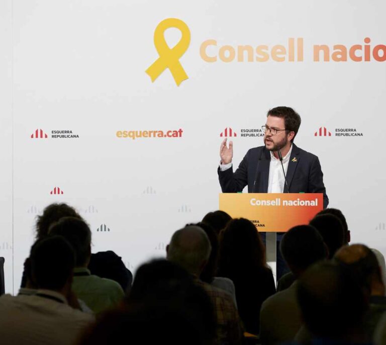 Primera reunión sin resultados entre ERC y JxCat para revertir la crisis de los pactos locales