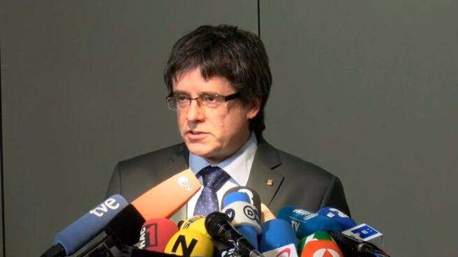 Carles Puigdemont. Carles Puigdemont.