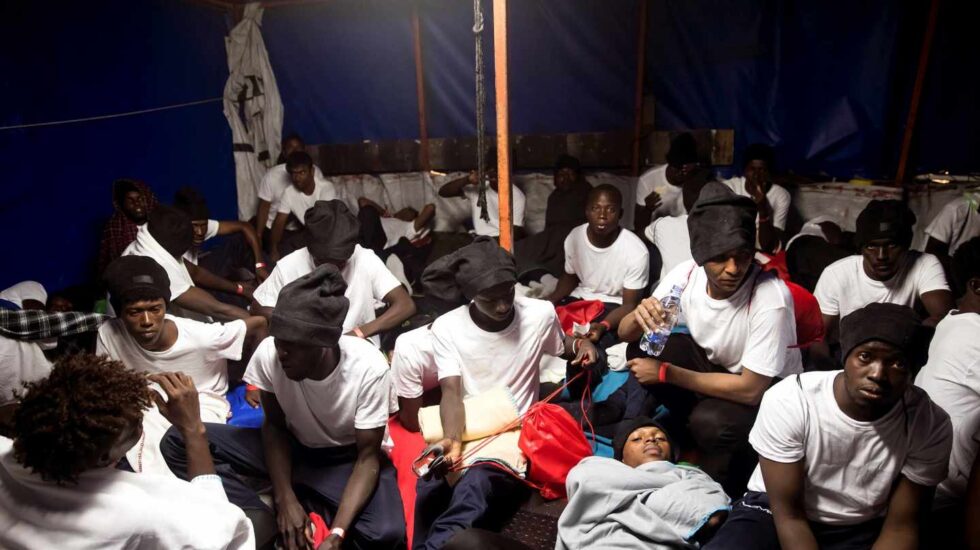 Rescate de inmigrantes en el barco Aquarius, la madrugada del 10 de junio.