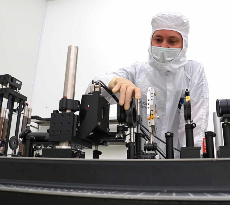 Torrejón: la fábrica de ojos cósmicos de Europa