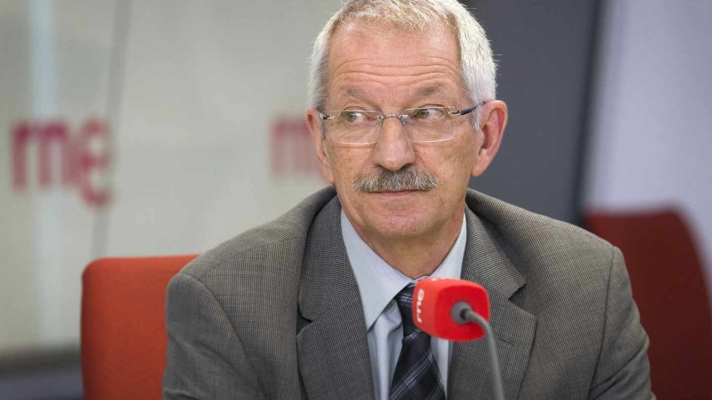 Alejandro Tiana.