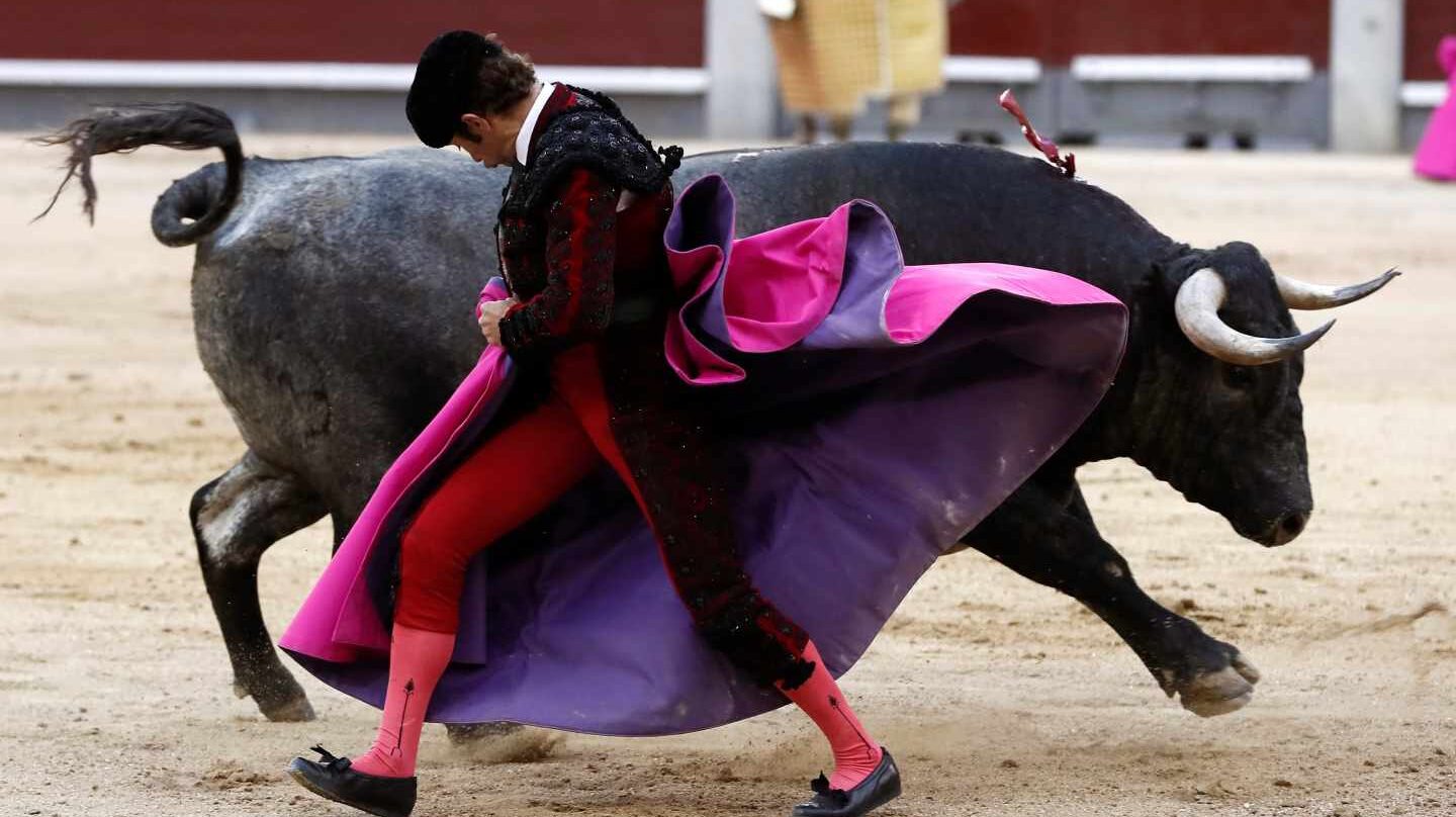 El diestro Fernando Robleño durante una corrida de San Isidro.