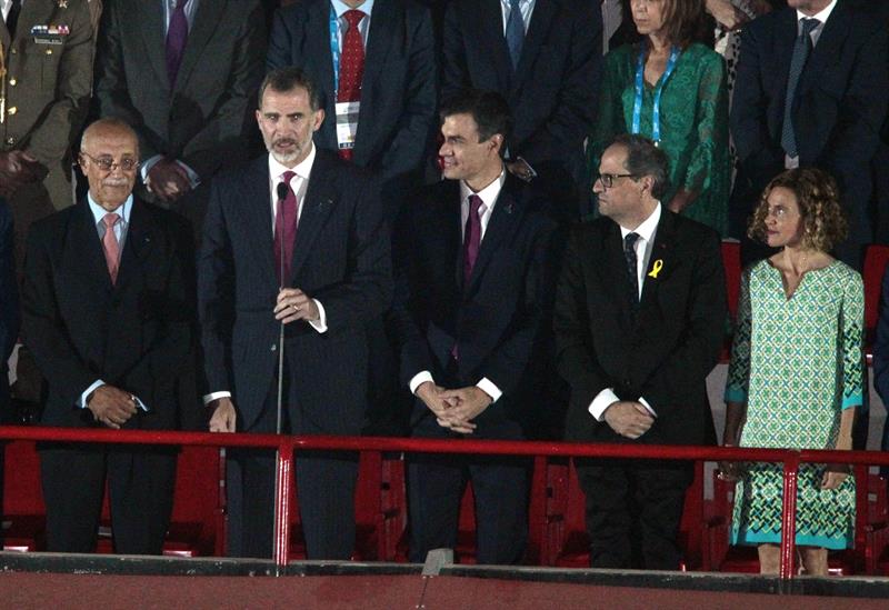 El Rey, Pedro Sánchez, Quim Torra y la ministra Batet, en la inauguración de los Juegos Mediterráneos de Tarragona.