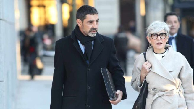Mossos piden a la Generalitat que confirme si paga al abogado privado de Trapero