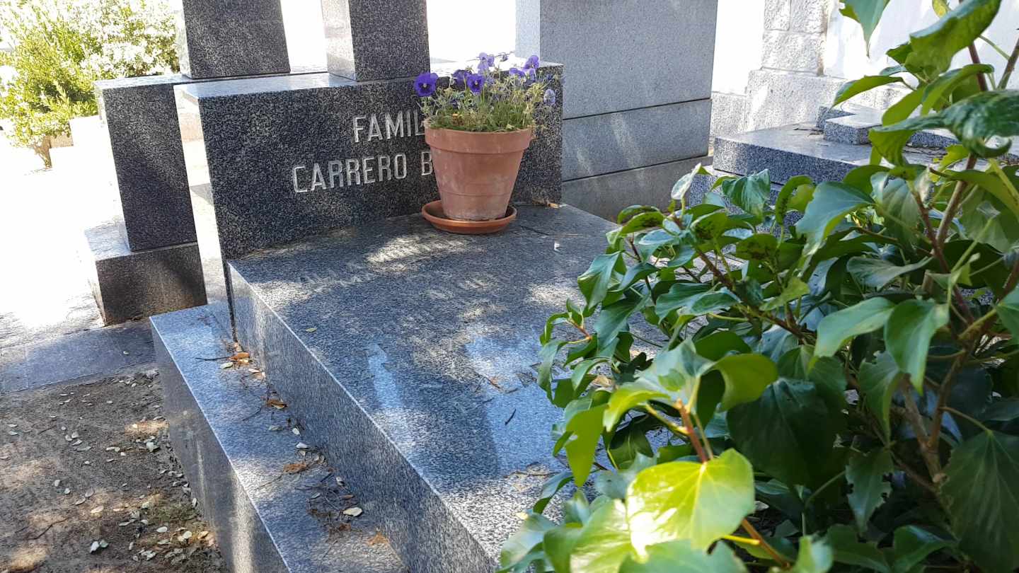 Tumba de la Carrero Blanco, a menos de cien metros de la de Carmen Polo.