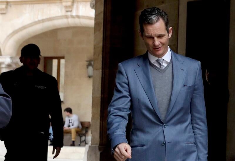 Iñaki Urdangarin, saliendo de la Audiencia de Palma.