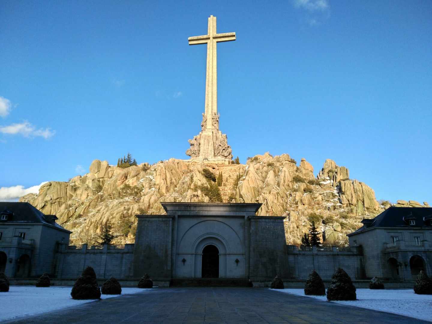 El Valle de los Caídos dobla su cifra de visitantes en plena polémica por la exhumación de Franco