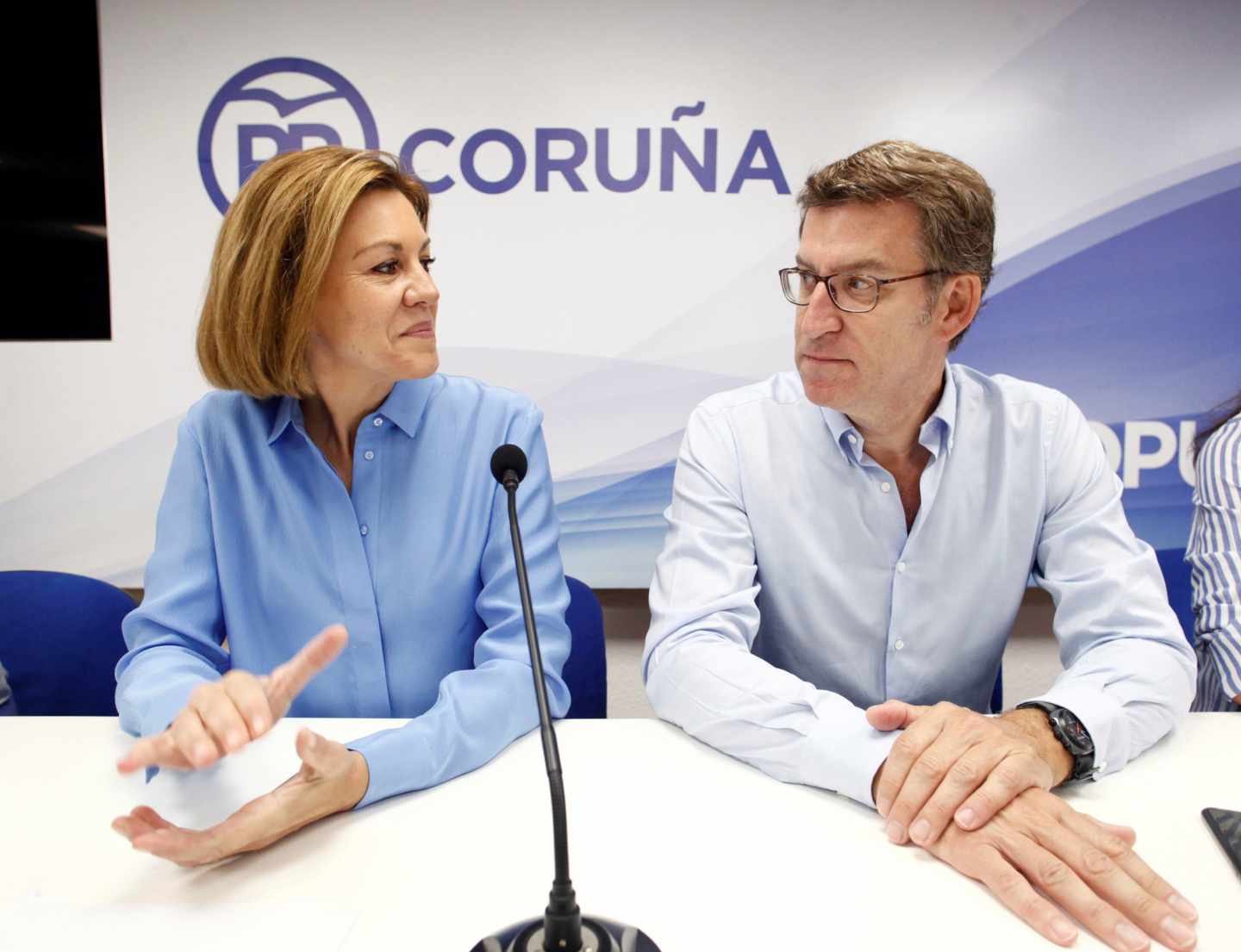 Cospedal y Feijóo durante esta campaña de primarias