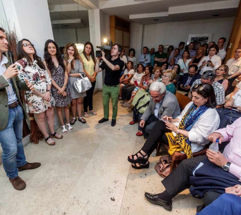 "Si voy a tu mitin, no publiques mi foto, no quiero represalias"