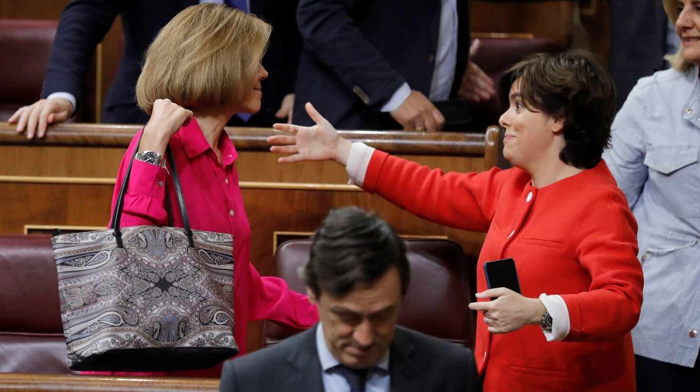 María Dolores de Cospedal y Soraya Sáenz de Santamaría.