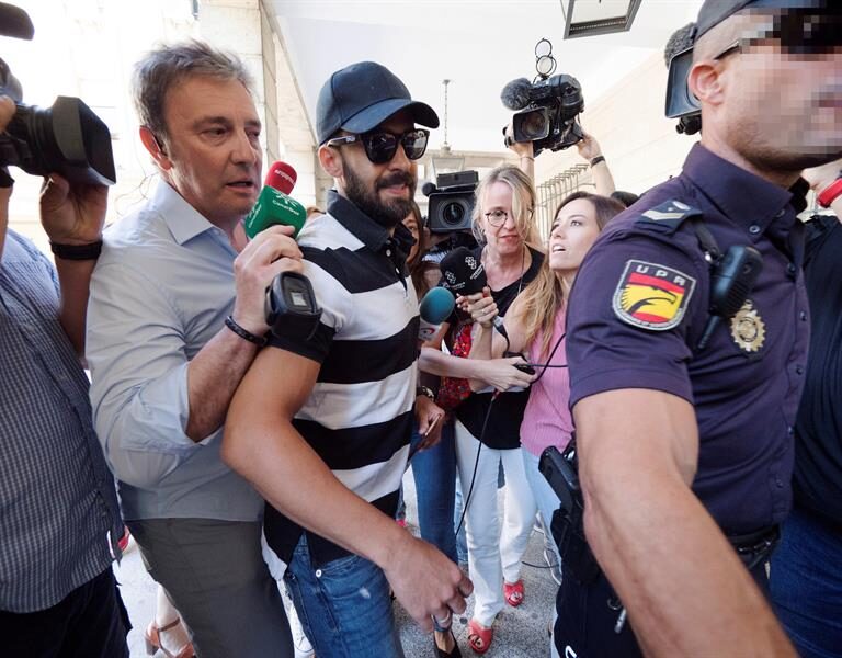 El miembro de 'La Manada' que quiso renovar el pasaporte, libre a la espera de la Audiencia