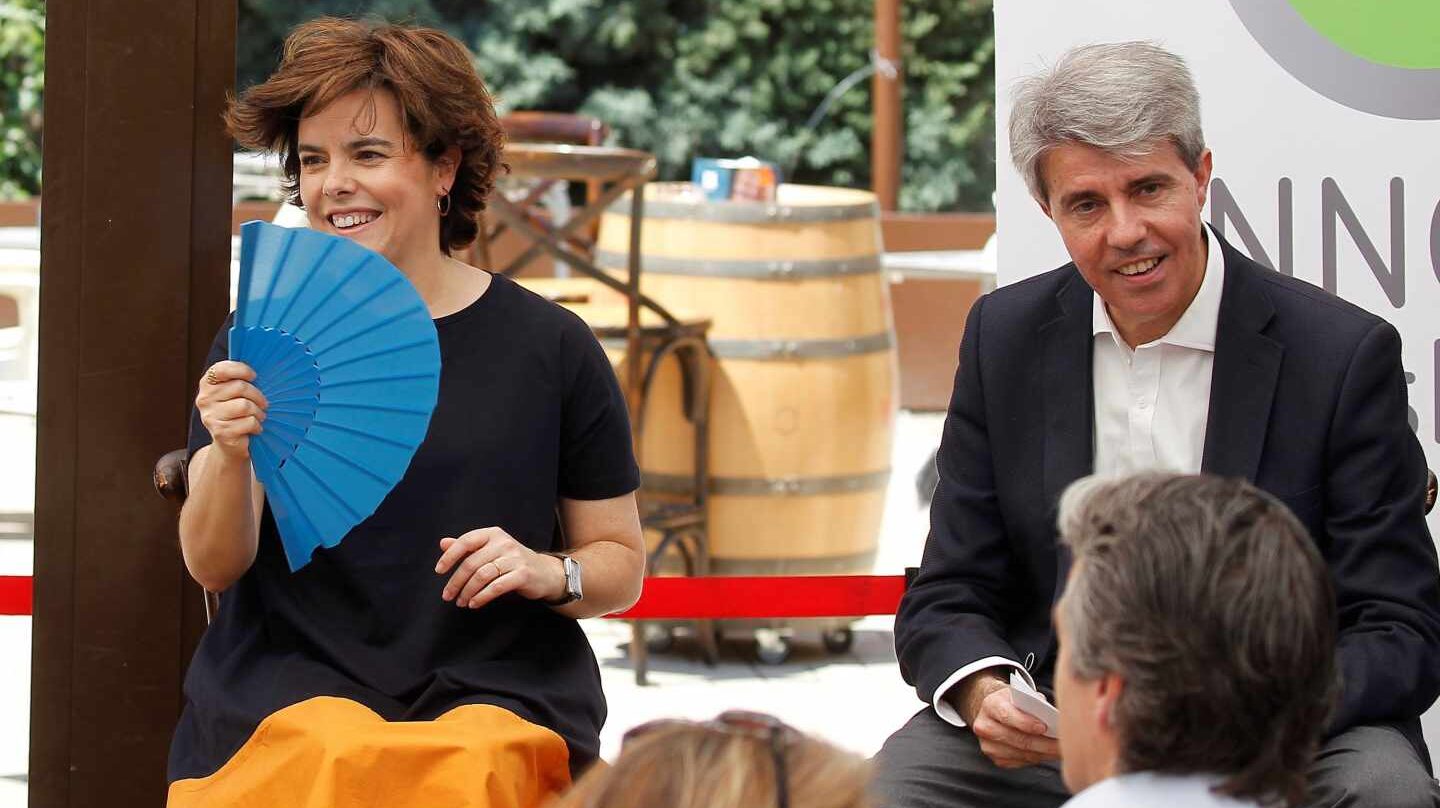 Sáenz de Santamaría con Garrido, que apoyó a Cospedal, este fin de semana en un acto en Madrid