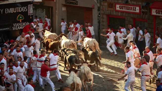 Encierro rápido de Cebada Gago con resbalones y contusionados