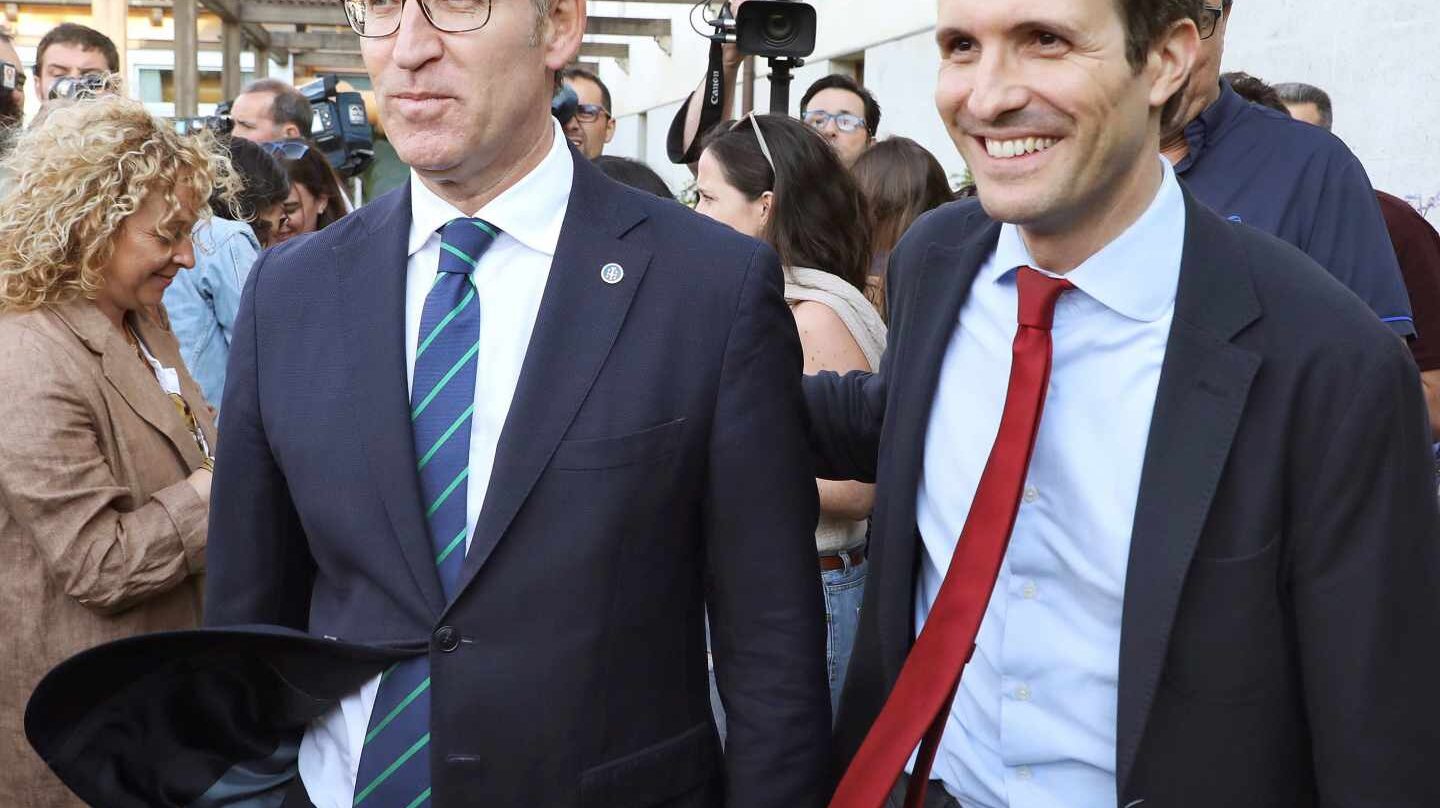 Alberto Núñez Feijóo y Pablo Casado, en Santiago de Compostela.