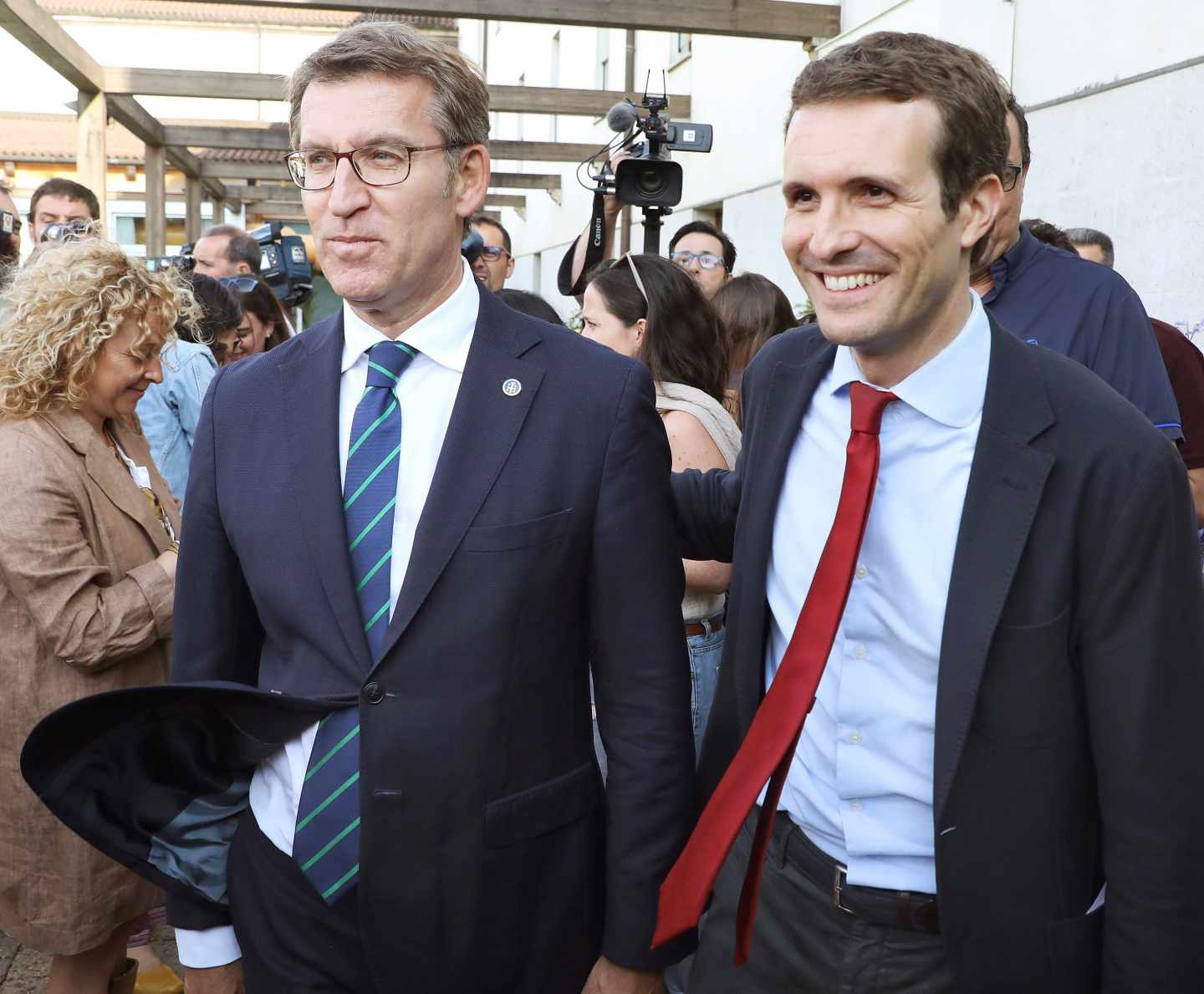 Alberto Núñez Feijóo y Pablo Casado, en Santiago de Compostela.