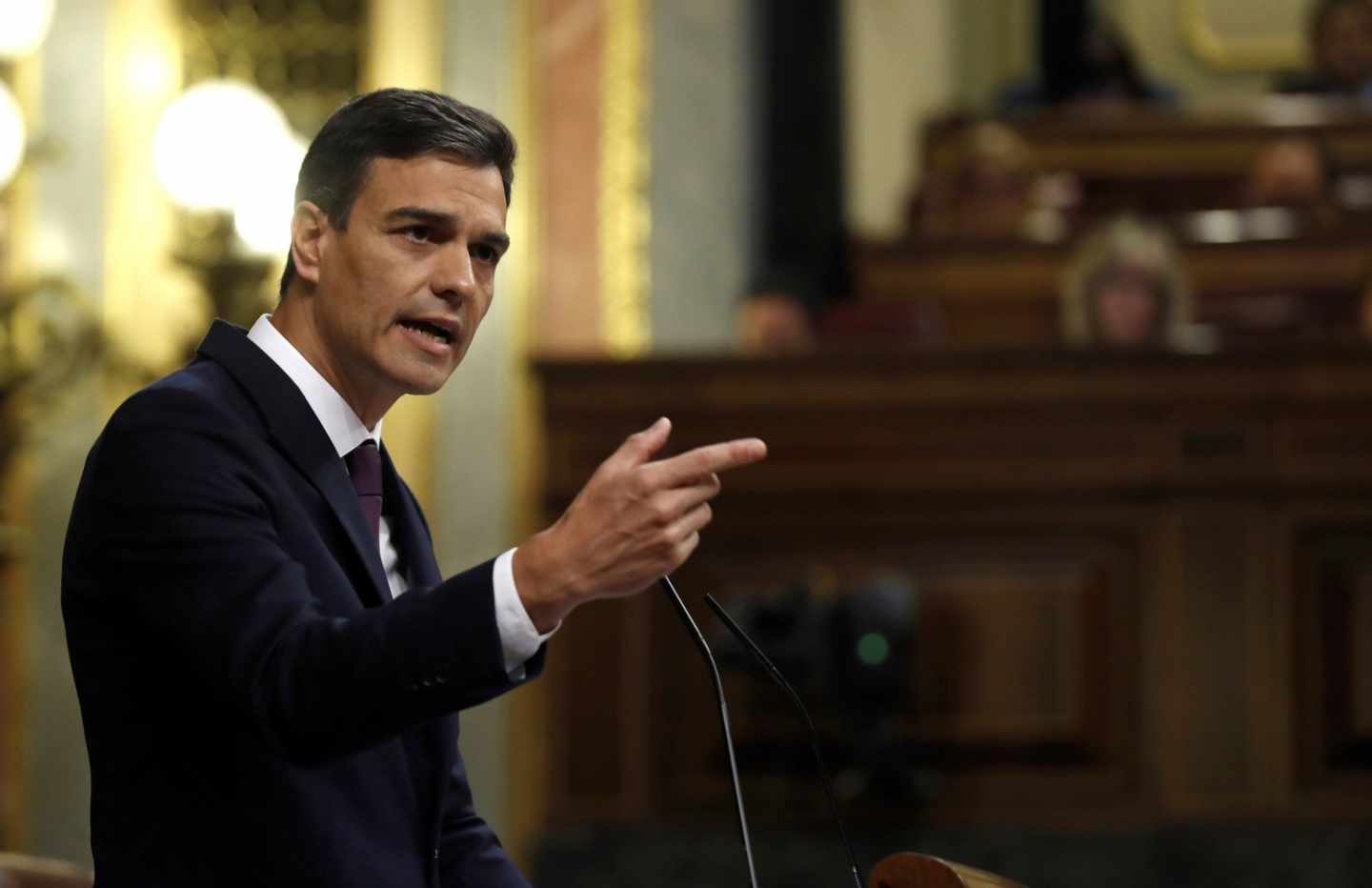 CIS: El PSOE ganaría las elecciones con casi diez puntos de ventaja sobre el PP