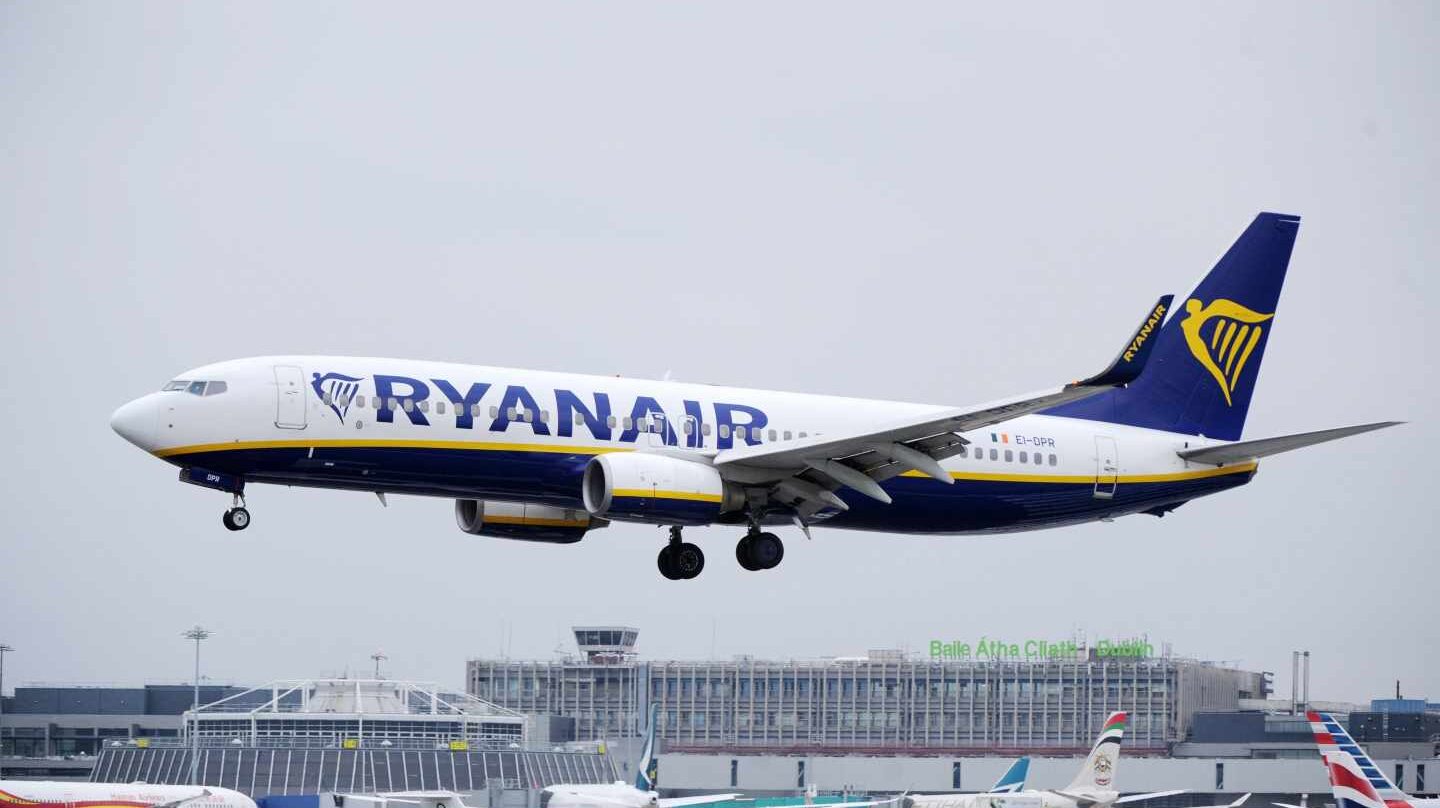 Aterrizaje de un avión de Ryanair.