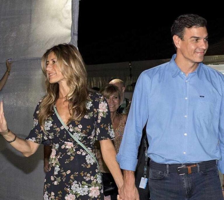 La Audiencia obliga al Gobierno a informar de los viajes privados en avión de Sánchez