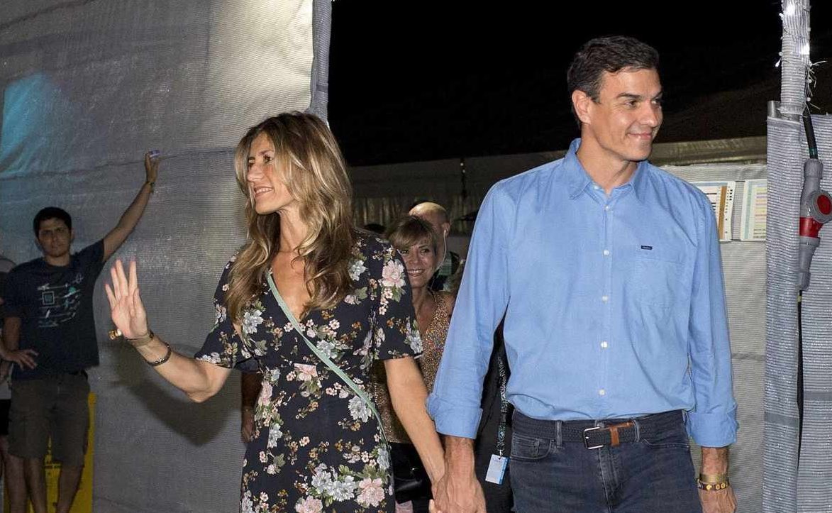Pedro Sánchez utiliza un avión oficial para asistir con su mujer al concierto del FIB