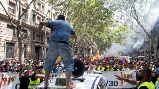 El saldo de cuatro días de huelga del taxi: 100 VTC destrozados y tres hospitalizados