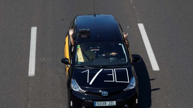 Un Taxi de Barcelona con la reclamación de la cuota del 30 a 1.