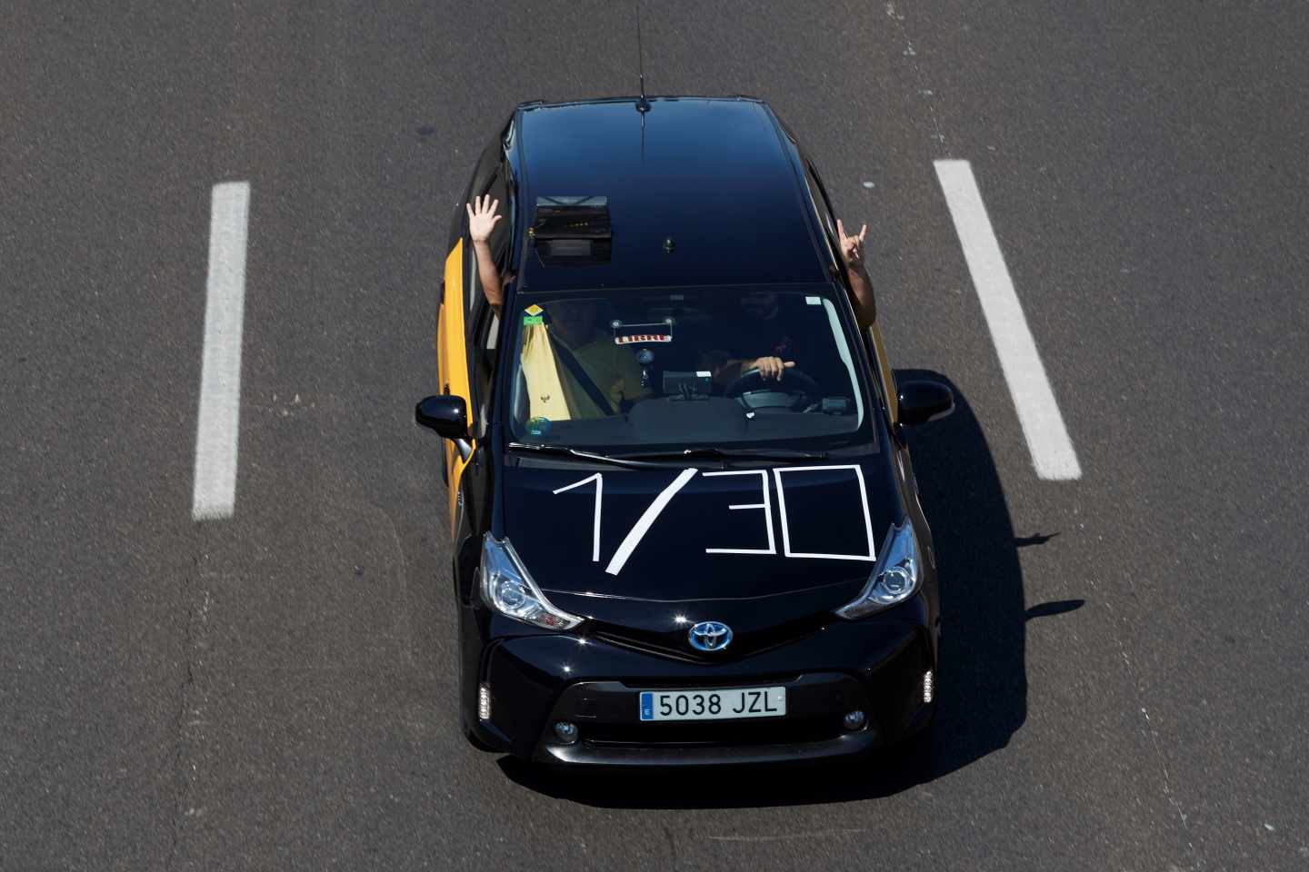 Un Taxi de Barcelona con la reclamación de la cuota del 30 a 1.