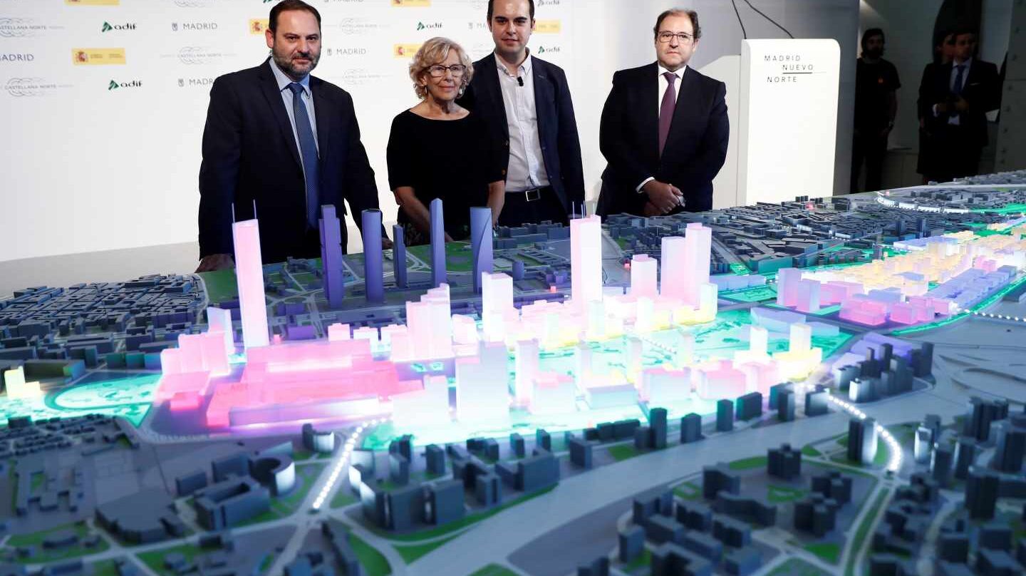Ábalos y Carmena presentan la Operación Chamartín.